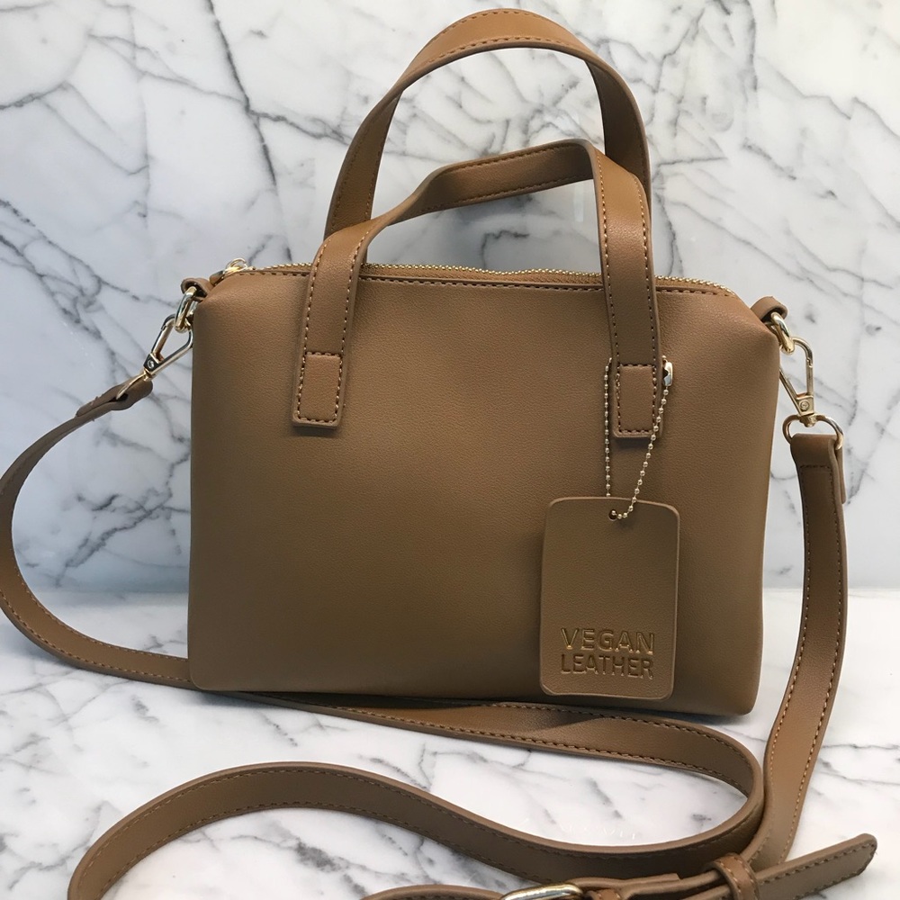 New Madison West tanW/gold crossbody bag